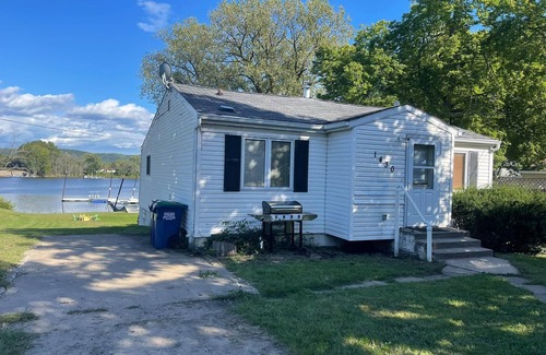 La Crosse House | Charming 2-bedroom house on the Bay