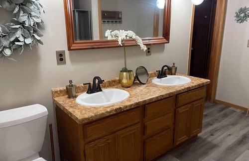 La Crosse House | Charming 2-bedroom house on the Bay