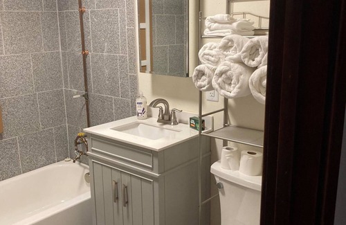 La Crosse House | Charming 2-bedroom house with WiFi, AC in delightful La Crosse