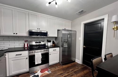 La Grange House | Charming 2-bedroom house in brilliant La Grange just 15 minutes from Round Top.
