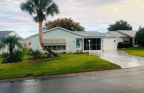 El Cortez House | Charming 2-bedroom house in awesome Lady Lake with WiFi, AC