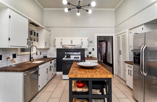 Downtown House | Charming 2-bedroom house in enjoyable Lafayette walking distance from Downtown.