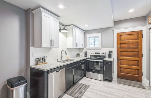 Lake City House | Charming 2-bedroom house with AC, WiFi in beautiful Lake City