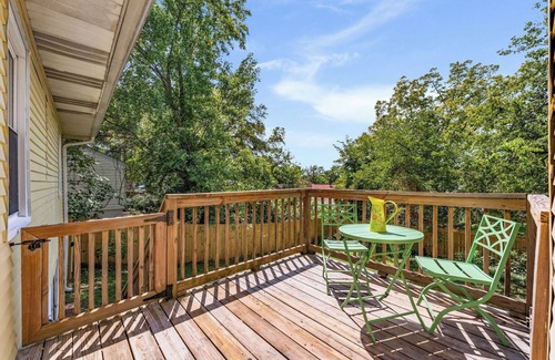 Old Hickory House | Charming 2-bedroom house in Old Hickory Village, Walk along the lake road.