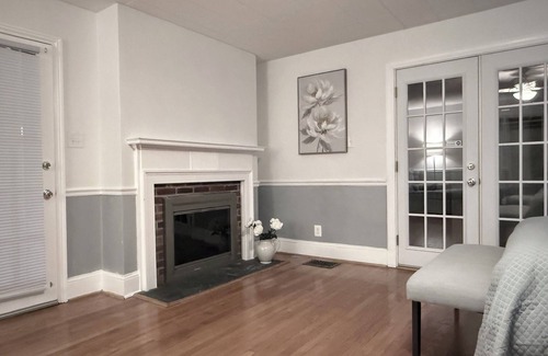 Oxon Hill House | Charming 2-bedroom house in wonderful Oxon Hill with AC, WiFi
