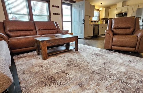 Red Cloud House | Charming 2-bedroom house with WiFi, AC in Red Cloud
