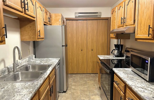 Reedsburg House | Charming 2-bedroom Home in Reedsburg - 20min from Wisconsin Dells