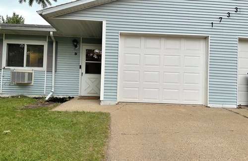 Reedsburg House | Charming 2-bedroom Home in Reedsburg - 20min from Wisconsin Dells