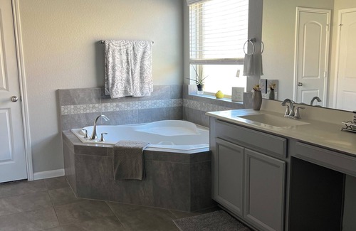 Rosenberg House | Charming 2-bedroom house in Rosenberg with AC, WiFi