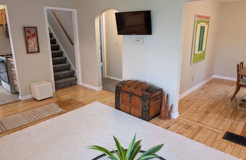 Vermilion House | Charming 2-bedroom house in Vermilion. Close to downtown and beach.