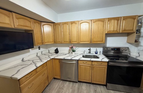 West Park House | Charming 2-bedroom house with WiFi, AC in enjoyable West Park