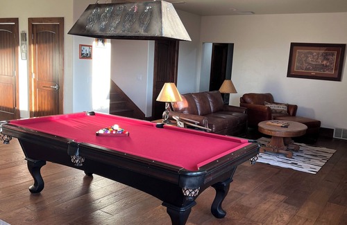 Kamas Apartment | Charming 2-bedroom home suite apartment with WiFi, AC in welcoming Kamas