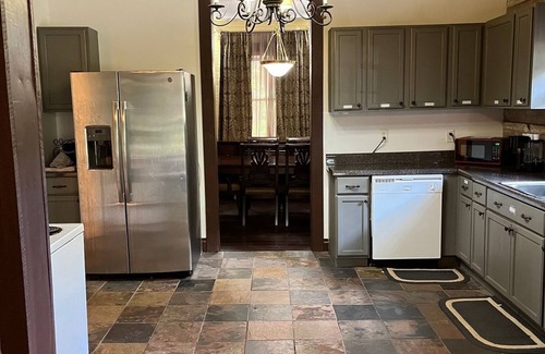 Easley House | Charming 2-bedroom home in tranquil Easley