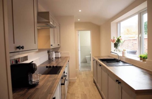 Lincoln House | Charming 2-Bedroom House