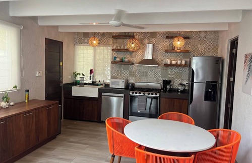 Yucatan Peninsula House | Charming 2-bedroom house with WiFi, AC in welcoming Progreso