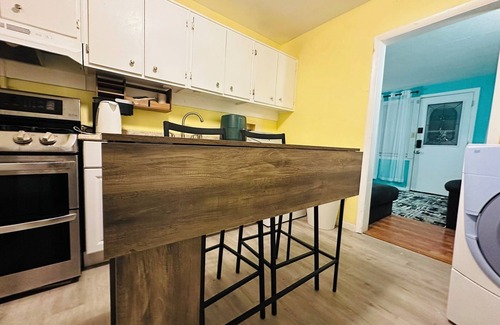 Aberdeen House | Charming 2-bedroom house in Aberdeen with WiFi and AC
