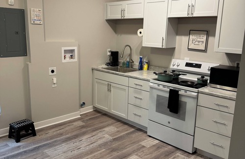 West Columbus House | Charming 2-bedroom house with AC, WiFi in Columbus