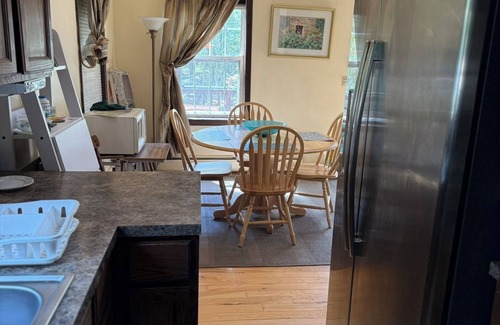 Falmouth House | Charming 2-bedroom house with AC, WiFi in lovely Falmouth