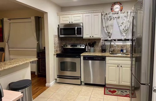 Freeport House | Charming 2-bedroom house with WiFi, AC in wonderful Freeport