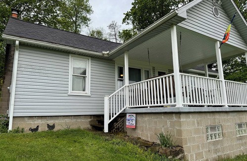 Freeport House | Charming 2-bedroom house near Piedmont Lake