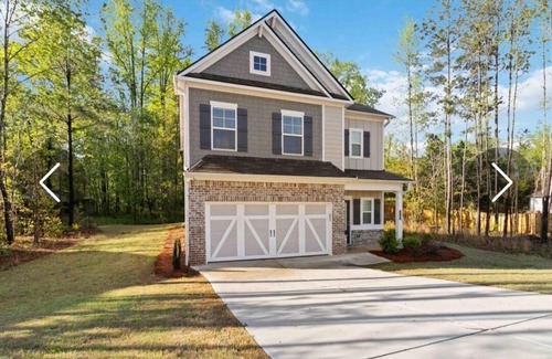 Jackson County House | Charming 2-bedroom house in lovely Hoschton with AC, 15mins to Chateau Elan.