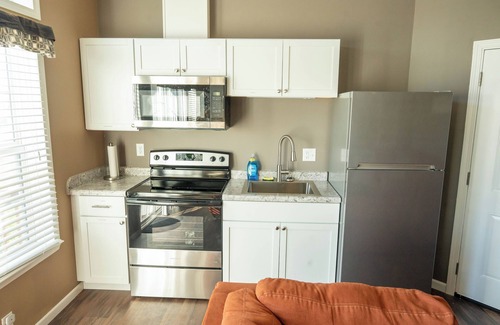 La Plata House | Charming 2-bedroom house with WiFi, Patio/grill in wonderful Kirksville area.