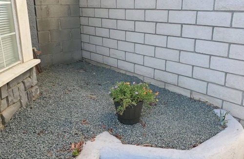 Palmdale House | Charming 2-bedroom house with WiFi, AC in lovely Palmdale