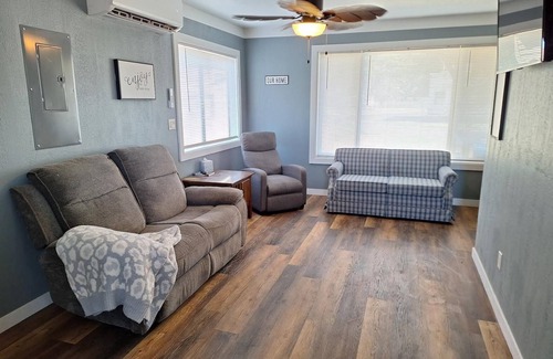 Pendleton House | Charming 2-bedroom house with WiFi, AC in fabulous Pendleton