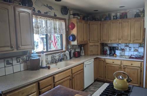 Iron Springs House | Charming 2-bedroom house in terrific Prescott with WiFi, AC