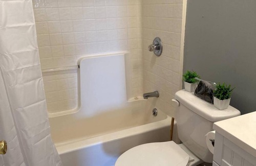 Martinsville House | Charming 2-bedroom House in charming Ridgeway/Martinsville