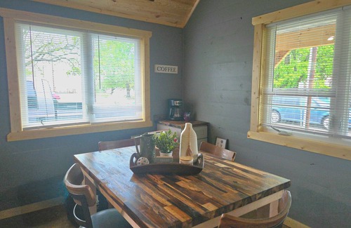 Stockton House | Charming 2-bedroom house in Stockton with WiFi and AC