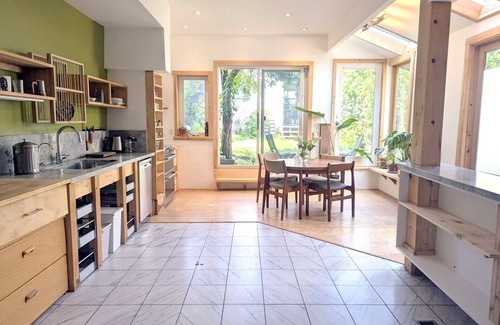 Brockton Village House | Charming 2-bedroom house in Brockton Village with Garden and Sauna