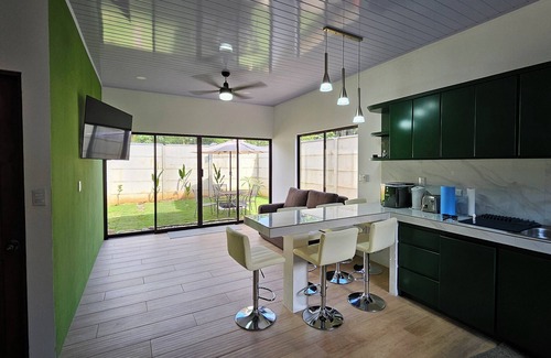 Parrita House | Charming 2-bedroom house with WiFi, AC in serene Parrita