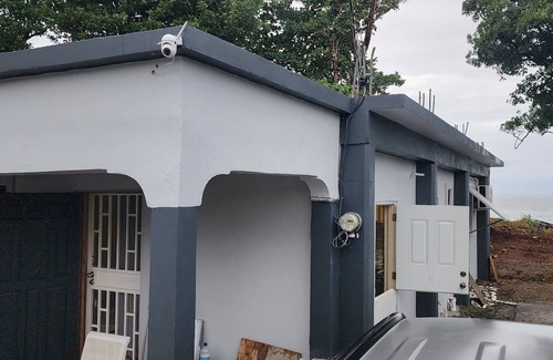 Barroui House | Charming 2-bedroom house in lovely Marigot 3 minutes away from the airport