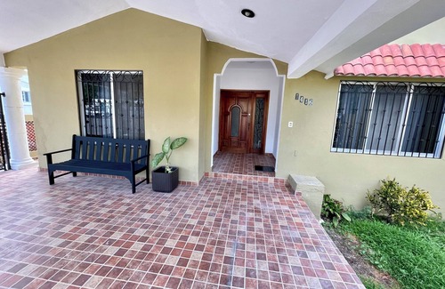 Colonia Andres House | Charming 2-bedroom house with WiFi, AC in lovely Cozumel