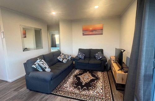 Pukenui House | Charming 2-bedroom house in wonderful Houhoura with WiFi