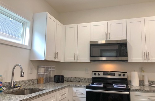 Pittsburgh House | Charming 2-bedroom house with WiFi and AC in terrific Atlanta