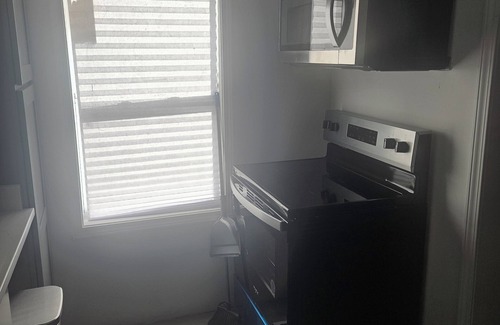 East Point House | Charming 2-bedroom house in beautiful Atlanta with WiFi, AC