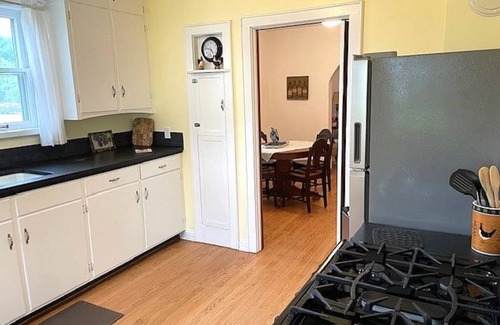 Hermann House | Charming 2-bedroom house in fabulous downtown Hermann