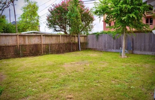 Greater Heights House | Charming 2-bedroom house in brilliant Houston with AC, WiFi