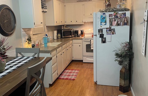 Jackson House | Charming 2-bedroom house in delightful Jackson with AC, WiFi