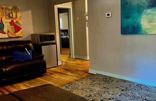 Frayser House | Charming 2-bedroom house with WiFi and AC in marvelous Memphis