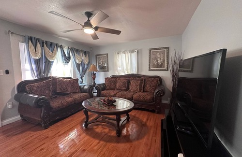 Meriden House | Charming 2-bedroom house with WiFi, AC in pleasant Meriden