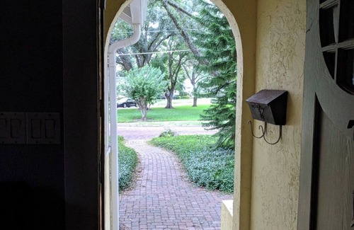 Delaney Park House | Charming 2-bedroom house with Orlando in a beautiful and safe neighborhood