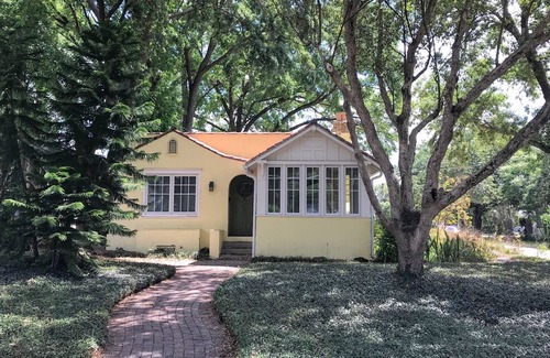 Delaney Park House | Charming 2-bedroom house with Orlando in a beautiful and safe neighborhood