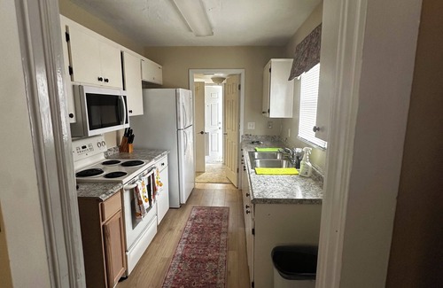 Sanford House | Charming 2-bedroom house in terrific Sanford with WiFi, AC