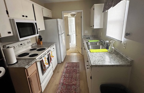 Sanford House | Charming 2-bedroom house in terrific Sanford with WiFi, AC
