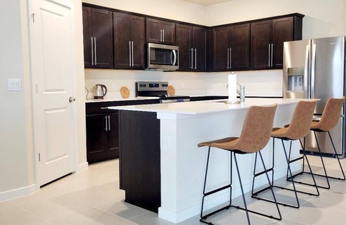 St. Cloud House | Charming 2-bedroom house with WiFi, AC in welcoming St. Cloud