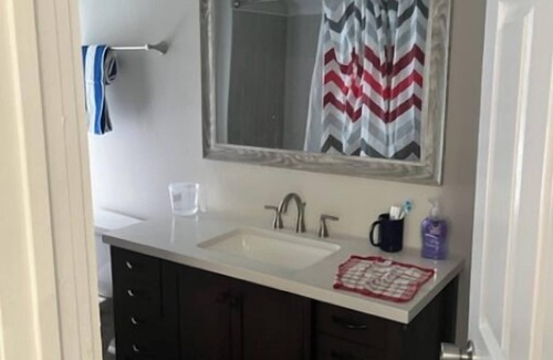 Robertsdale House | Charming 2-bedroom house in delightful Whiting with AC, WiFi