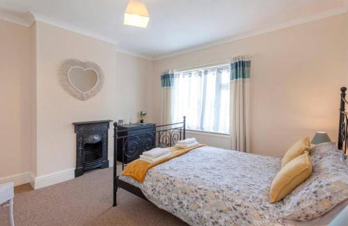 Ibstock Apartment | Charming 2-Bedroom House Ibstock, Leicester
